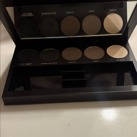 Laura Mercier Rare & Disc Shadow Palette - Picture 9 of 9